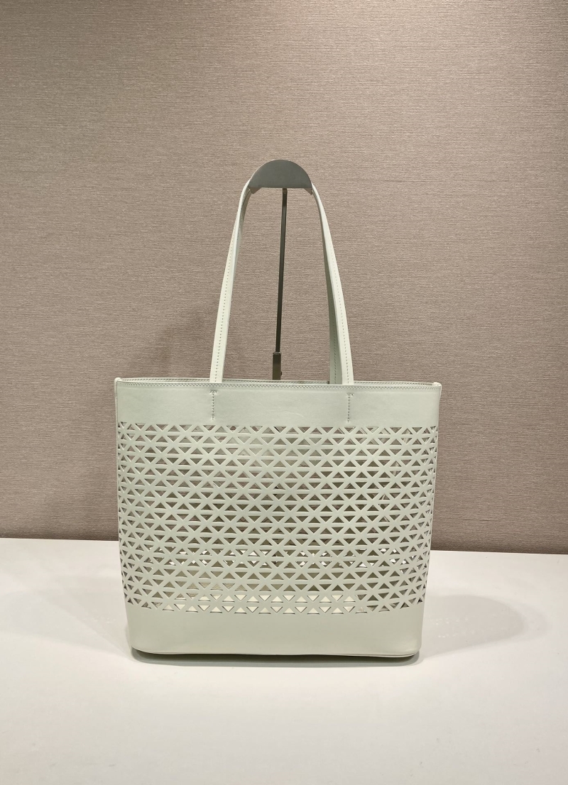 Pra*a tote bags